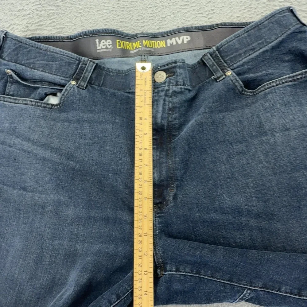 Lee Extreme Motion MVP Jeans Mens 48x32 Blue Denim Relaxed Fit Straight Leg